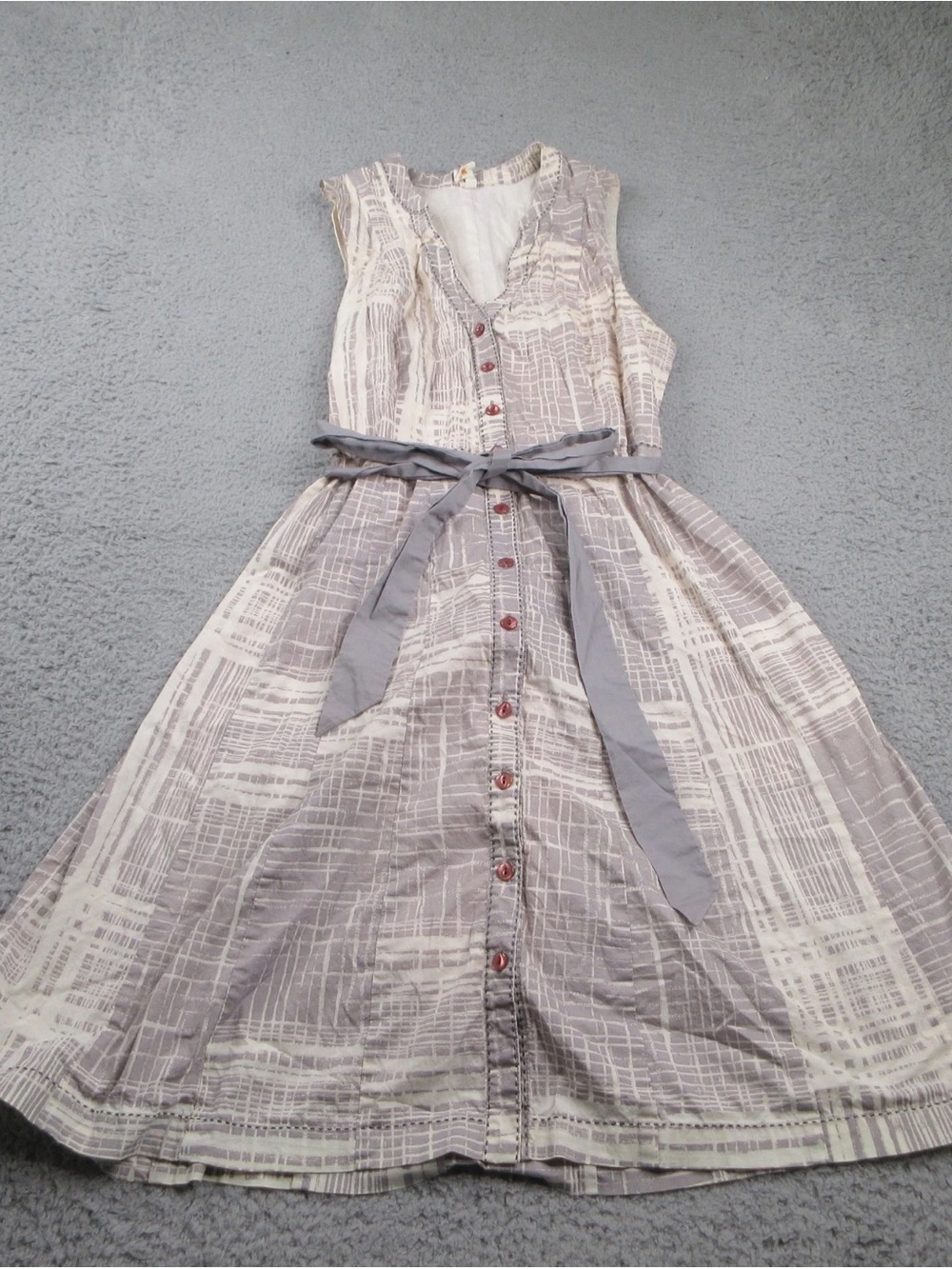 Maeve Gray & Cream Sleeveless Button-Front Dress with Waist Sash